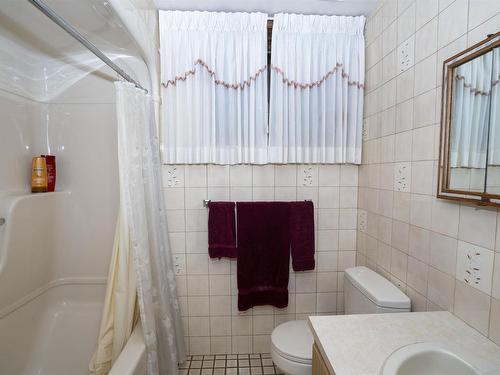149 Masters Street, Thunder Bay, ON - Indoor Photo Showing Bathroom