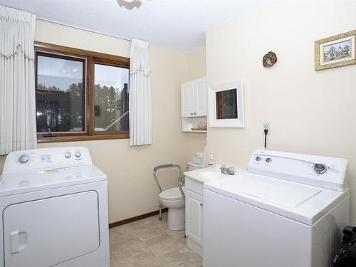 149 Masters Street, Thunder Bay, ON - Indoor Photo Showing Laundry Room
