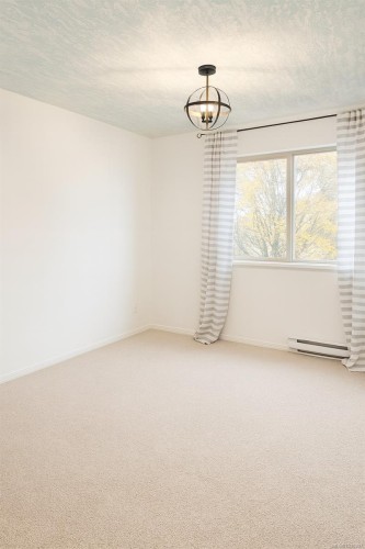#207-2568 Dingwall St, Duncan, BC - Indoor Photo Showing Other Room