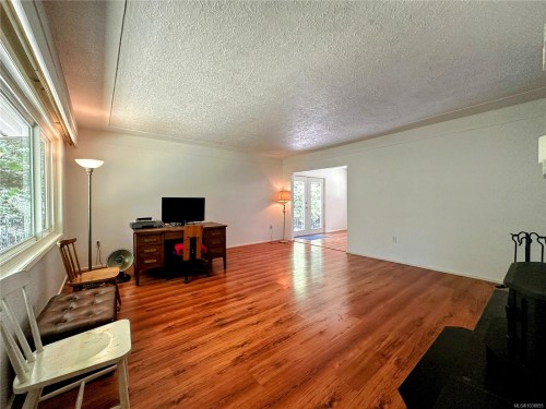 3246 Gibbins Rd, Duncan, BC 