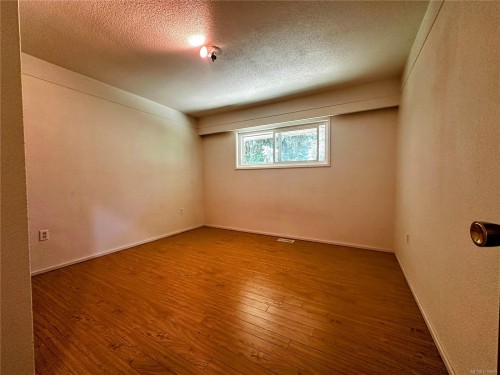 3246 Gibbins Rd, Duncan, BC 