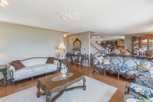 5200 Polson Terr, Saanich, BC 