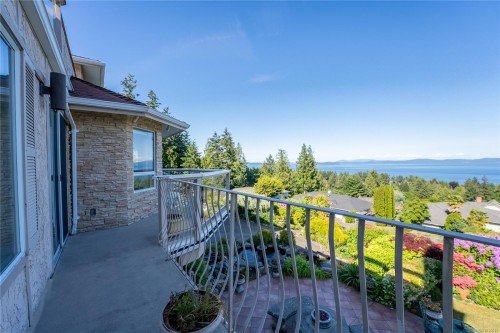 5200 Polson Terr, Saanich, BC 