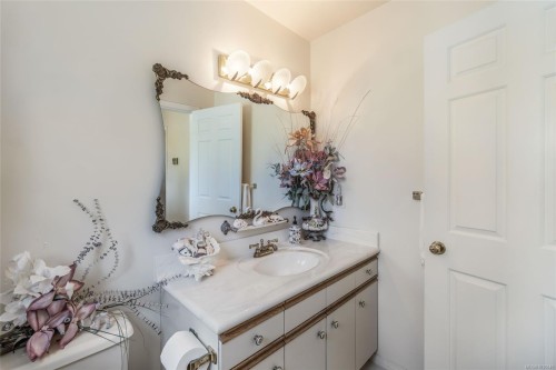 5200 Polson Terr, Saanich, BC 