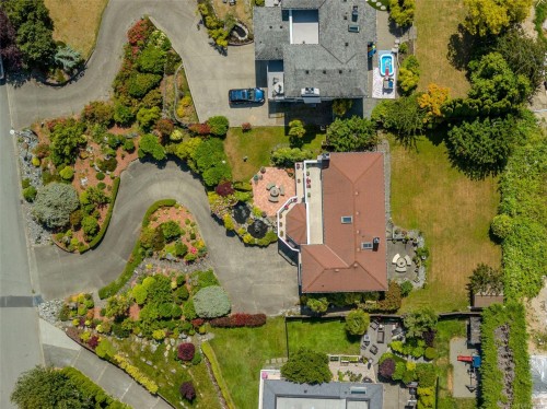 5200 Polson Terr, Saanich, BC 