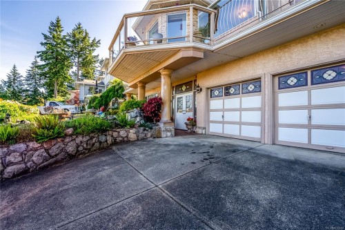 5200 Polson Terr, Saanich, BC 