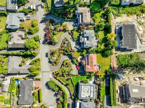 5200 Polson Terr, Saanich, BC 