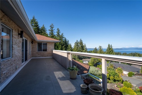 5200 Polson Terr, Saanich, BC 