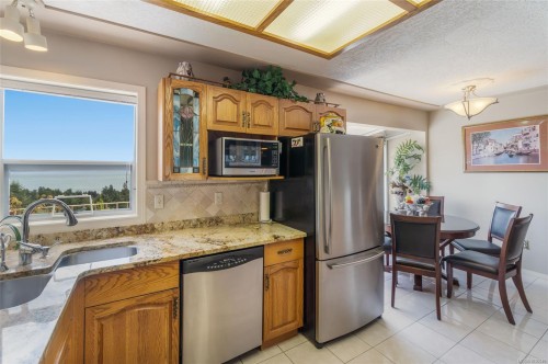 5200 Polson Terr, Saanich, BC 