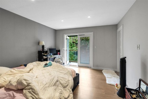 3910 Hobbs St, Saanich, BC 