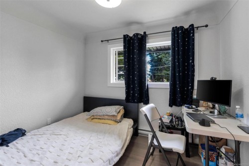 3910 Hobbs St, Saanich, BC 