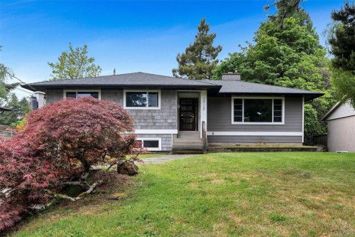 3910 Hobbs St, Saanich, BC 