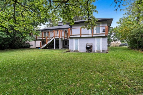 3910 Hobbs St, Saanich, BC 