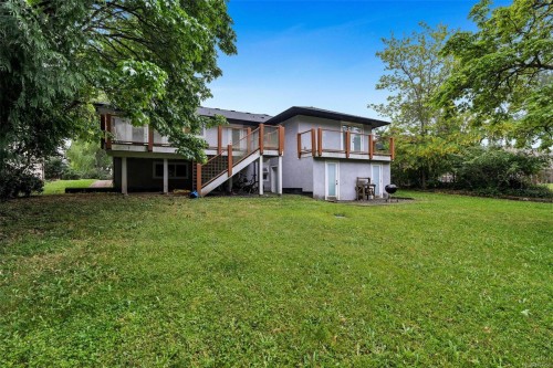 3910 Hobbs St, Saanich, BC 