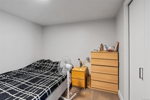3910 Hobbs St, Saanich, BC 