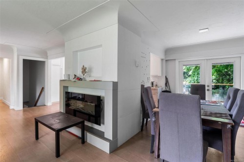 3910 Hobbs St, Saanich, BC 
