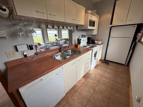 16 Gibson Lane, Chelton, PE - Indoor Photo Showing Kitchen With Double Sink