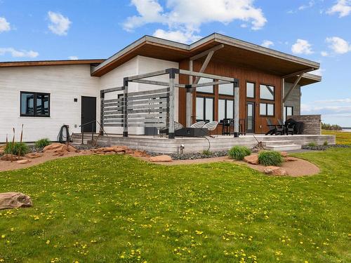 61 Battery Crescent, Georgetown, PE 