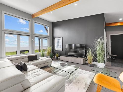 61 Battery Crescent, Georgetown, PE 