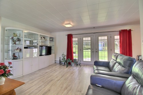 Salon - 5 Rue St-Joseph, Laverlochère-Angliers, QC - Indoor Photo Showing Living Room