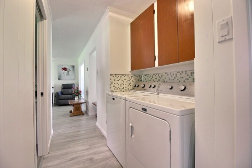 Corridor - 5 Rue St-Joseph, Laverlochère-Angliers, QC - Indoor Photo Showing Laundry Room