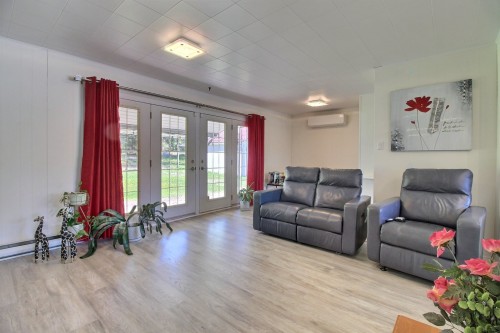 Salon - 5 Rue St-Joseph, Laverlochère-Angliers, QC - Indoor Photo Showing Living Room