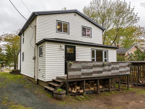 43 Winchester Avenue  Halifax, NS B3P 2C9