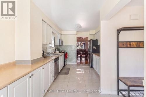 1518 Woodruff Crescent, Pickering, ON - Indoor Photo Showing Kitchen