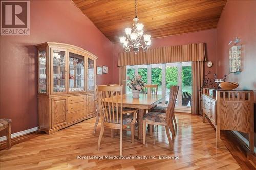 5590 Steeles Avenue W, Milton, ON - Indoor Photo Showing Dining Room