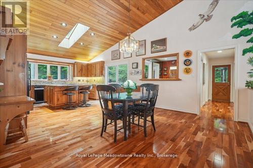 5590 Steeles Avenue W, Milton, ON - Indoor Photo Showing Dining Room