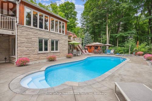 5590 Steeles Avenue W, Milton, ON - Outdoor With In Ground Pool With Deck Patio Veranda