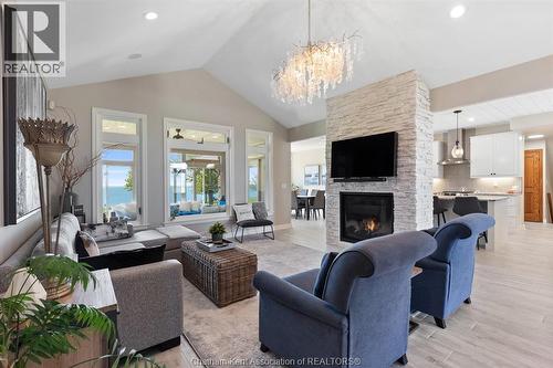 6576 Talbot Trail, Merlin, ON - Indoor Photo Showing Living Room With Fireplace