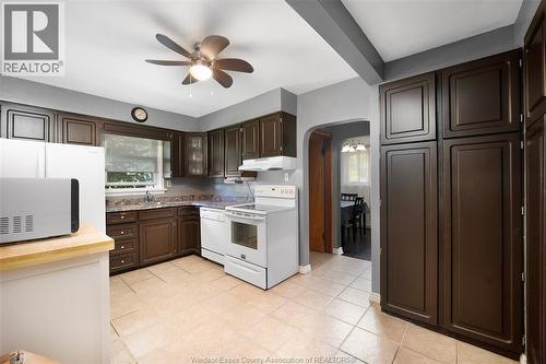 3668 Mckay, Windsor, ON - Indoor Photo Showing Kitchen