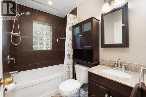3668 Mckay, Windsor, ON - Indoor Photo Showing Bathroom