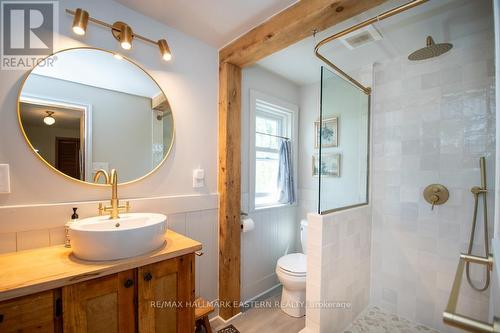 2279 Pigeon Lake Road, Kawartha Lakes (Bobcaygeon), ON - Indoor Photo Showing Bathroom