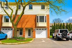 130 LIVINGSTON Avenue Unit# 12 Grimsby, ON L3M 4W5