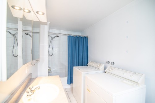Salle de bains - 335 Rue De L'Église, Saint-Bruno-De-Kamouraska, QC 
