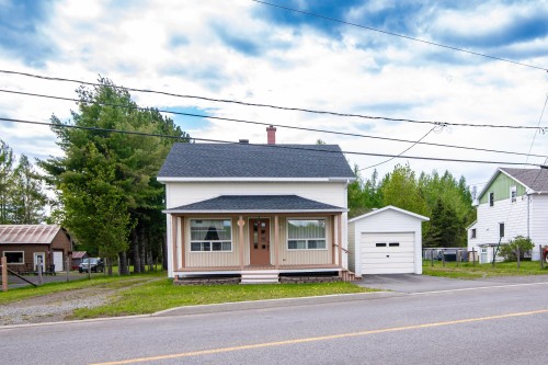 Façade - 335 Rue De L'Église, Saint-Bruno-De-Kamouraska, QC 