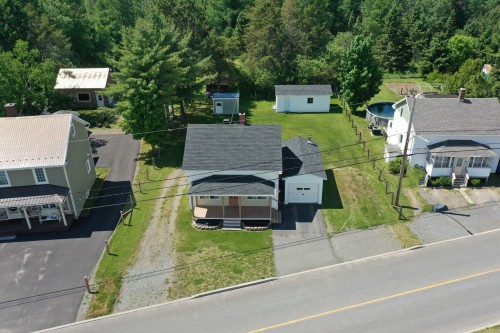 Façade - 335 Rue De L'Église, Saint-Bruno-De-Kamouraska, QC 