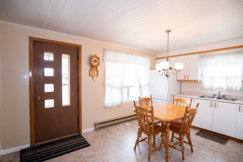 Salle à manger - 335 Rue De L'Église, Saint-Bruno-De-Kamouraska, QC 