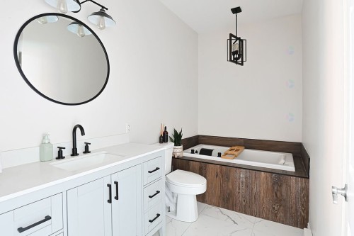 Salle de bains - 202-2605 Av. De La Gare, Mascouche, QC - Indoor Photo Showing Bathroom