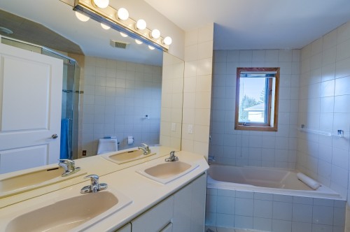 Salle de bains - 7935 Rue Rostand, Brossard, QC - Indoor Photo Showing Bathroom