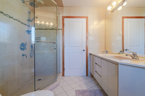 Salle de bains - 7935 Rue Rostand, Brossard, QC - Indoor Photo Showing Bathroom