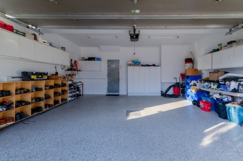 Garage - 7935 Rue Rostand, Brossard, QC - Indoor Photo Showing Garage