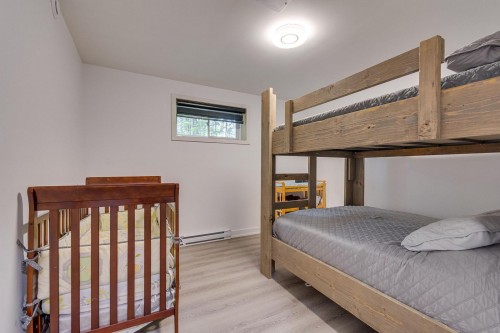 Chambre à coucher - 4 Ch. Des Contes, Notre-Dame-De-Pontmain, QC 