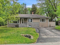286 Rue Westward Rosemère, QC J7A 1S8