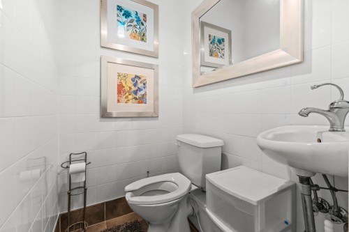 Powder room - 496 Rue Fortin, Napierville, QC - Indoor Photo Showing Bathroom
