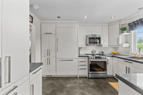 Kitchen - 496 Rue Fortin, Napierville, QC - Indoor Photo Showing Kitchen With Upgraded Kitchen
