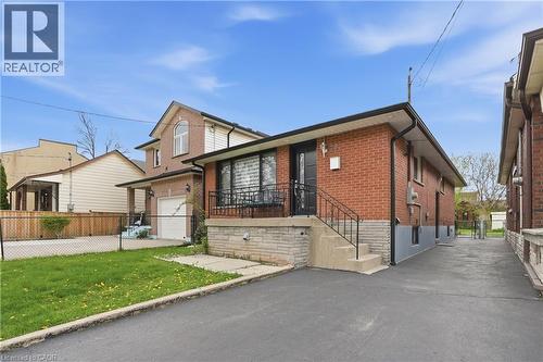 18 Ferrie Street W, Hamilton, ON - Outdoor