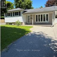 243 ACADIA DRIVE Oshawa (Eastdale), ON L1G 1X9